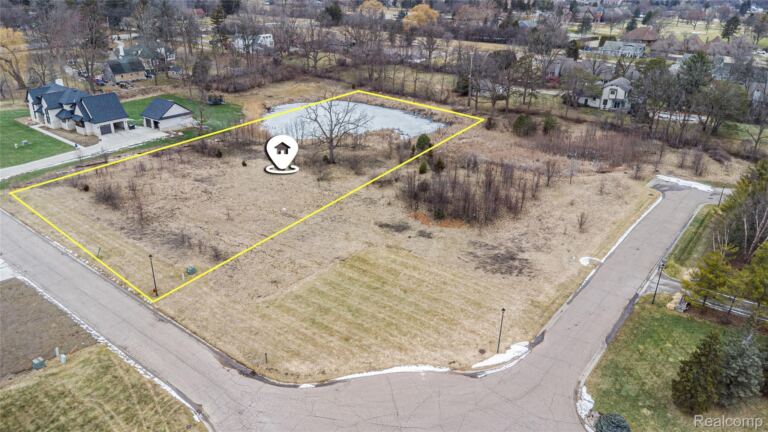 unit 20 Fairway Trl, Grand Blanc