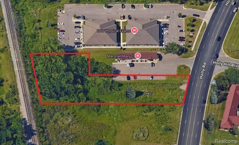 8402 Holly Rd, Grand Blanc