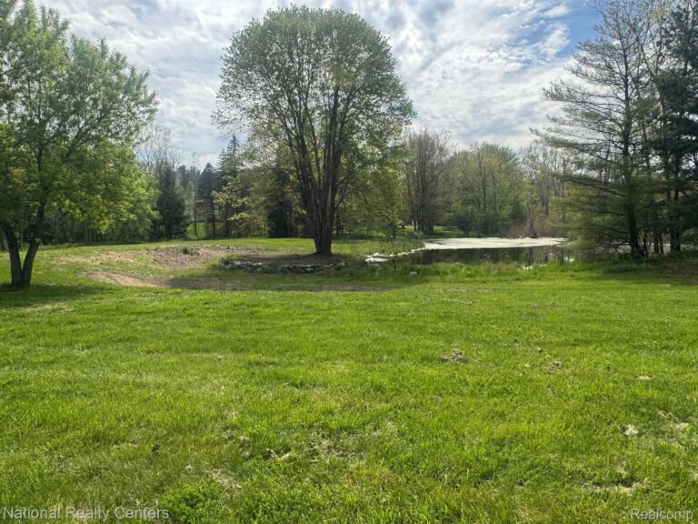 0000 pinewood, Milford