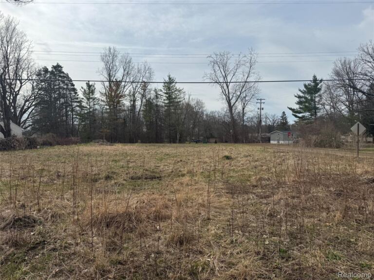 4235 Quick Rd, Holly