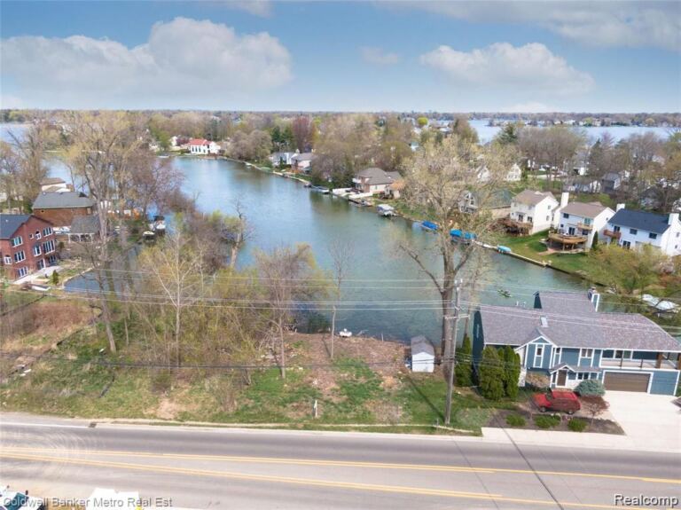 00 Cass Lake Road, Waterford