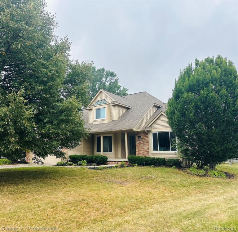 12220 Moceri Dr, Grand Blanc
