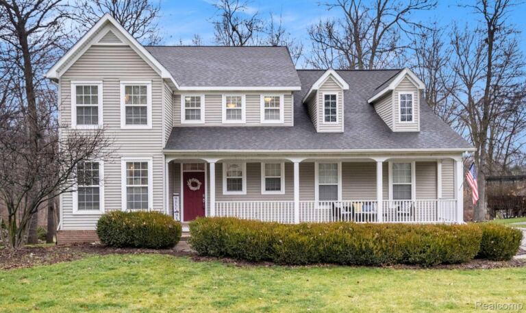 6382 Acorn Way, Fenton Charter Township