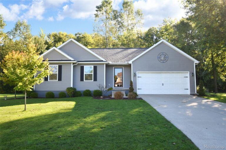 9343 Betsie Dr, Grand Blanc Charter Township