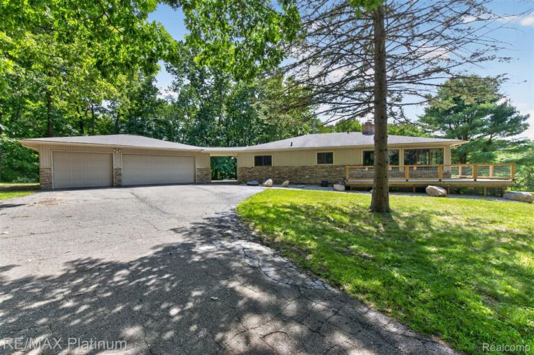 2456 Chilson Rd, Genoa Township