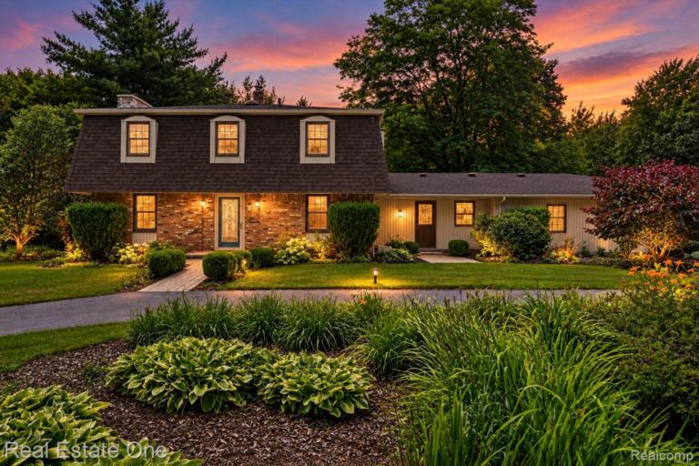 6039 Fish Lake Rd, Highland Charter Township