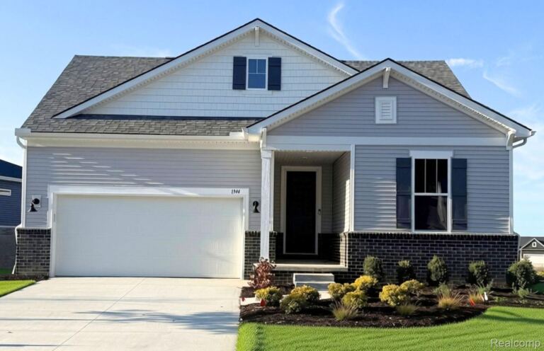 1944 Marigold Way, Milford Charter Township