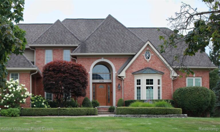 5739 Kirkridge Trl, Oakland Charter Township