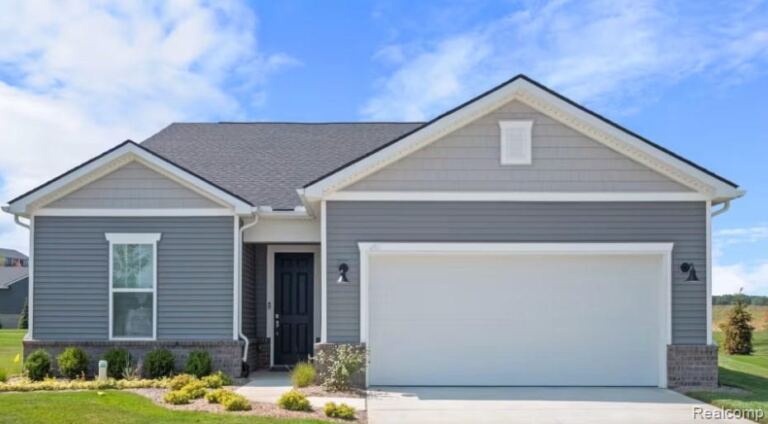 2095 Marigold Way, Milford Charter Township