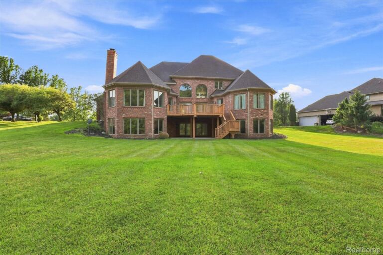 8263 Pine Hollow Trl, Grand Blanc Charter Township