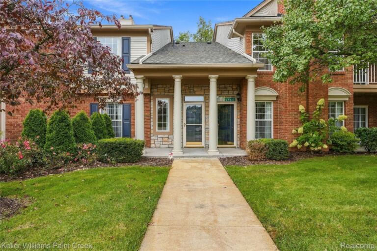 3542 Tremonte Cir N, Oakland Charter Township