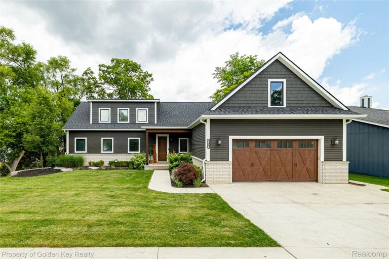 1210 W Oakley Park Rd, Commerce Charter Township