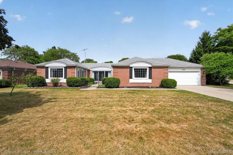12867 Via Catherina Dr, Grand Blanc
