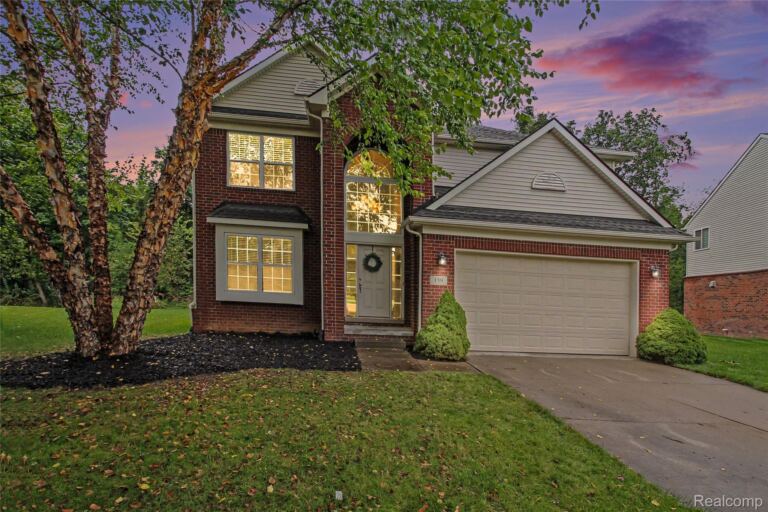 159 Singh Blvd, South Lyon