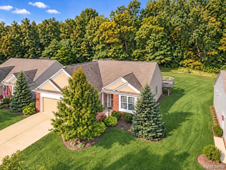 3578 Rainier Dr, Oceola Township