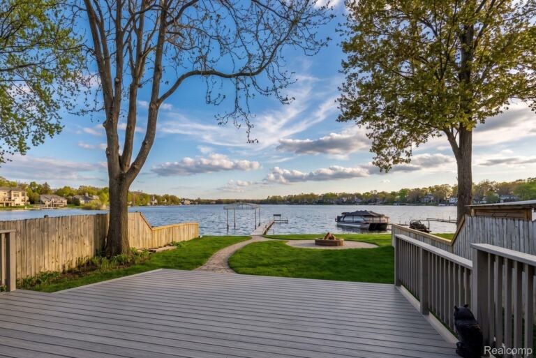 3506 Union Lake Rd, Commerce Charter Township