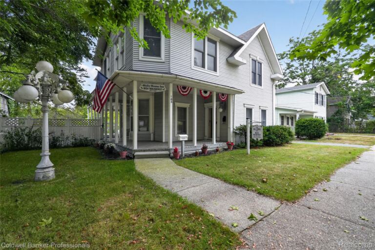 108 College St, Holly Village