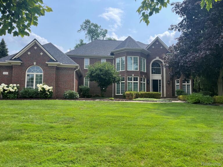 4831 Goodison Place Dr, Oakland Charter Township