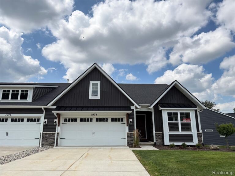 1034 Camellia Cir, Marion Township
