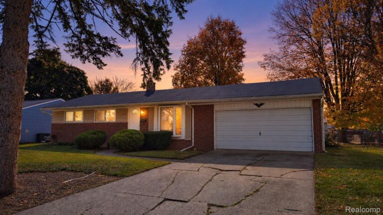 6155 Grace K Dr, Waterford Charter Township