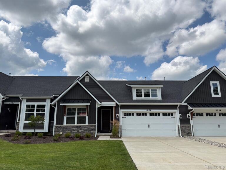 1044 Camellia Cir, Marion Township