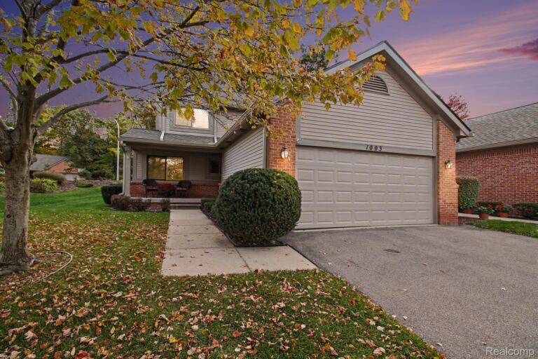1003 Pinewood Ct, Brighton