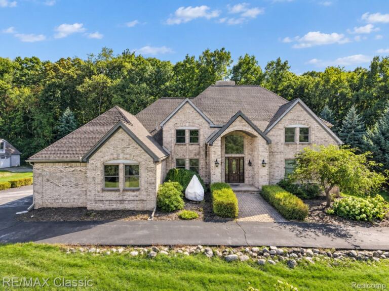 13340 Spencer Rd, Brighton Township