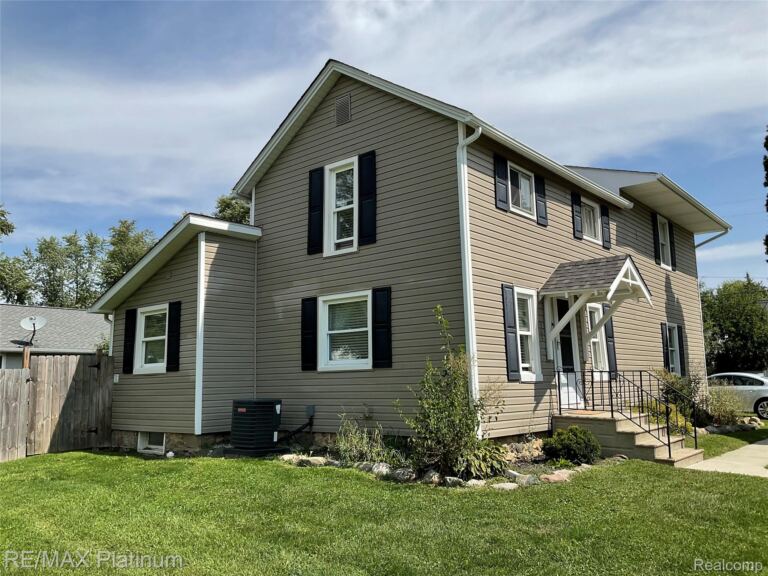 505 E Frank St, Fowlerville