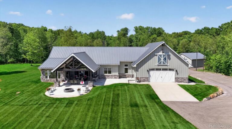 10500 W Grand River Rd, Fowlerville
