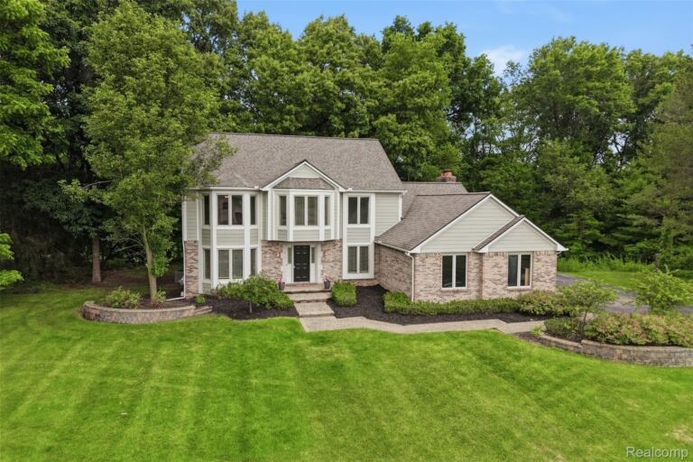 5336 Urbana Dr, Genoa Township