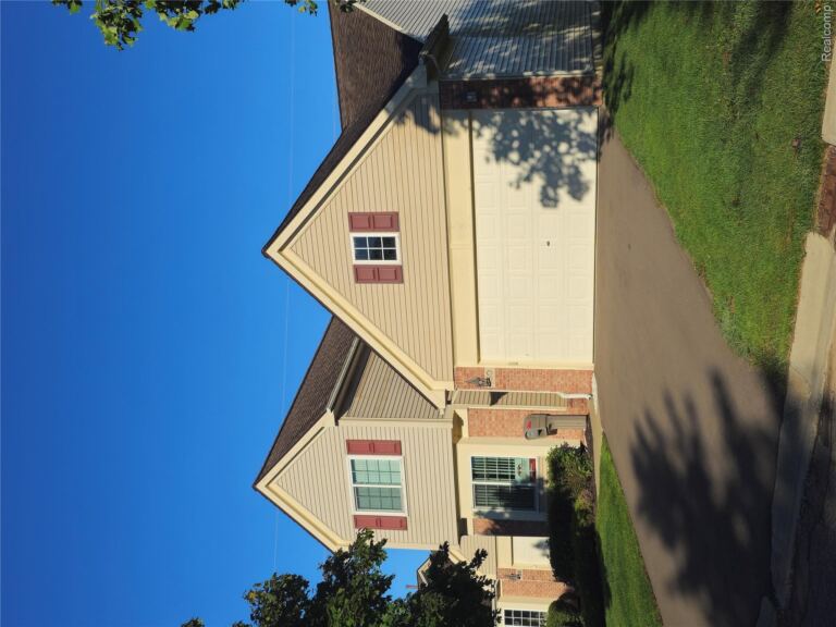 450 Lilly View Court Ct, Genoa Township