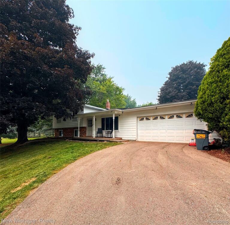12335 Erika St, Hartland