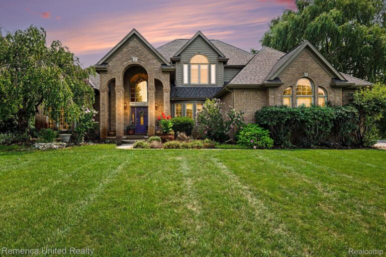 3099 Beach Lake Dr E, Brighton