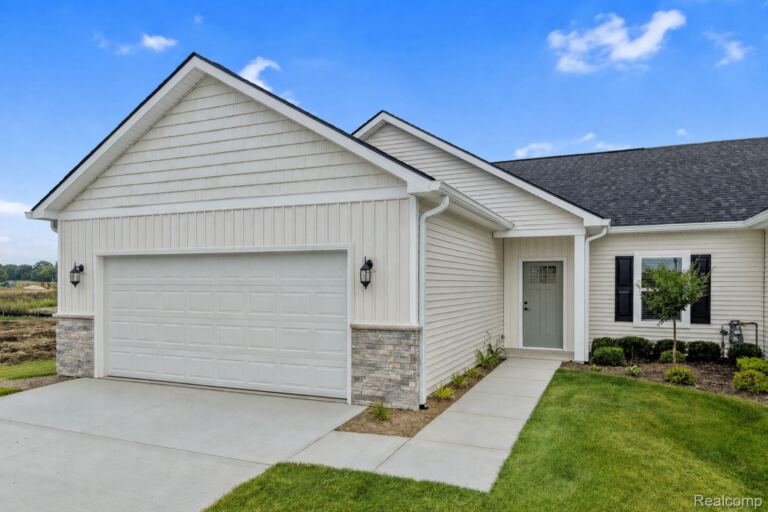 2242 Gilder Dr, Marion Township