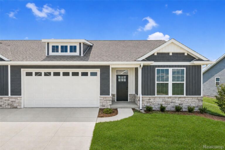 336 McDowell Dr, Marion Township