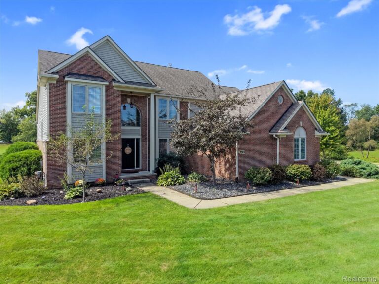 2303 Arciero Ct, Hartland