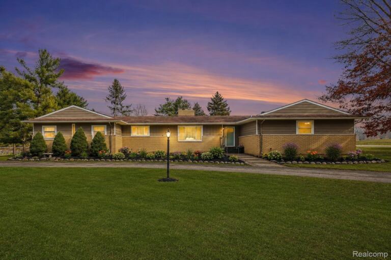1575 Kellogg Rd, Genoa Township