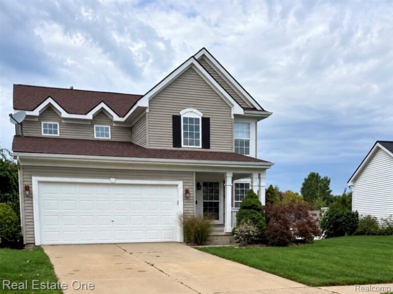3659 Sugarbush Dr, Genoa Township