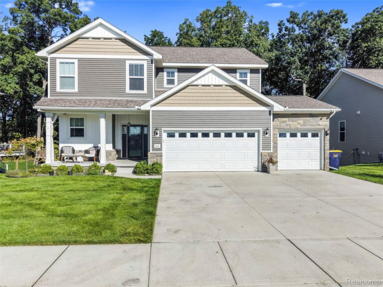 545 Trestle Dr, Marion Township