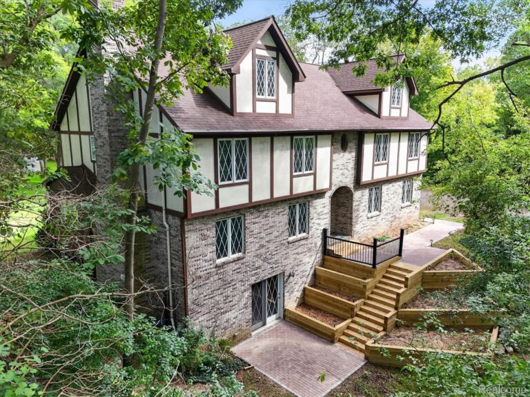 11095 Culver Rd, Brighton