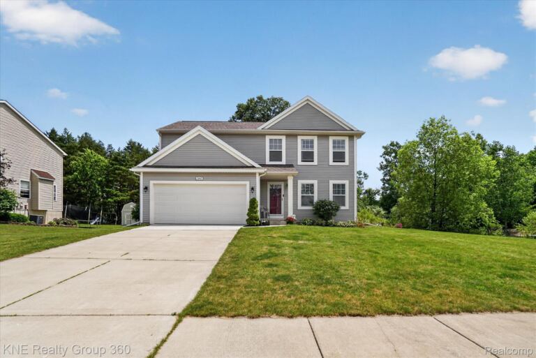 7067 Glenmeadow Ct, Grand Blanc
