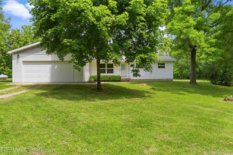 8370 W Rolston Rd, Argentine Township