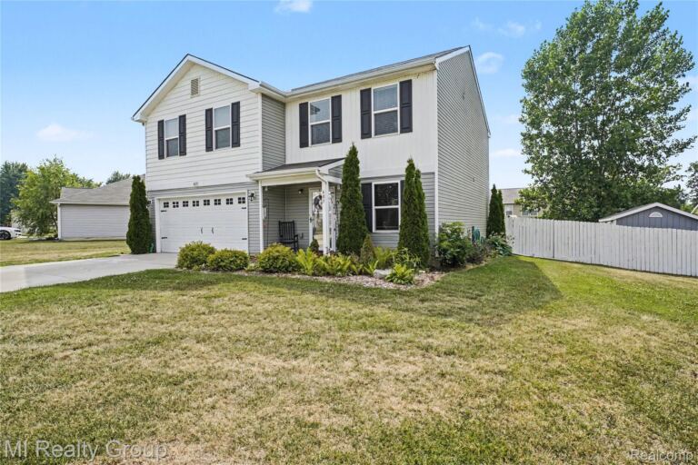 605 Rockway Dr, Linden