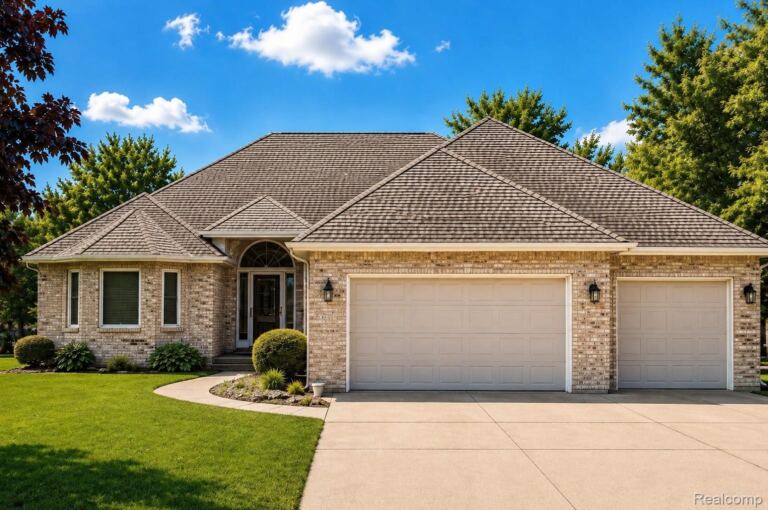 6119 Pine Creek Crossing, Grand Blanc