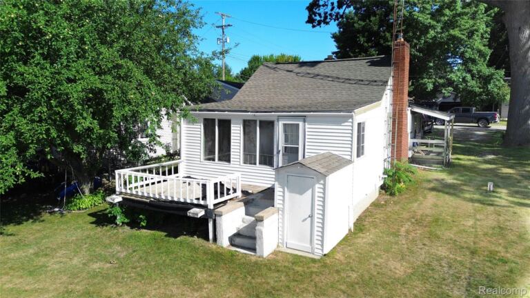 4181 Minnetonka Dr, Fenton