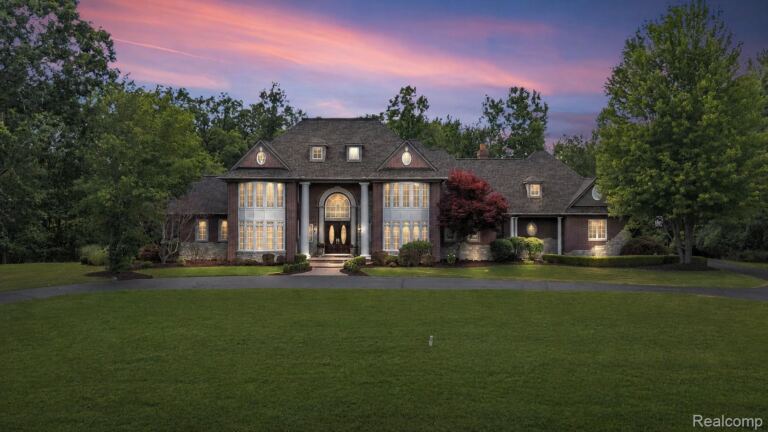 8356 Misty Mdws, Grand Blanc