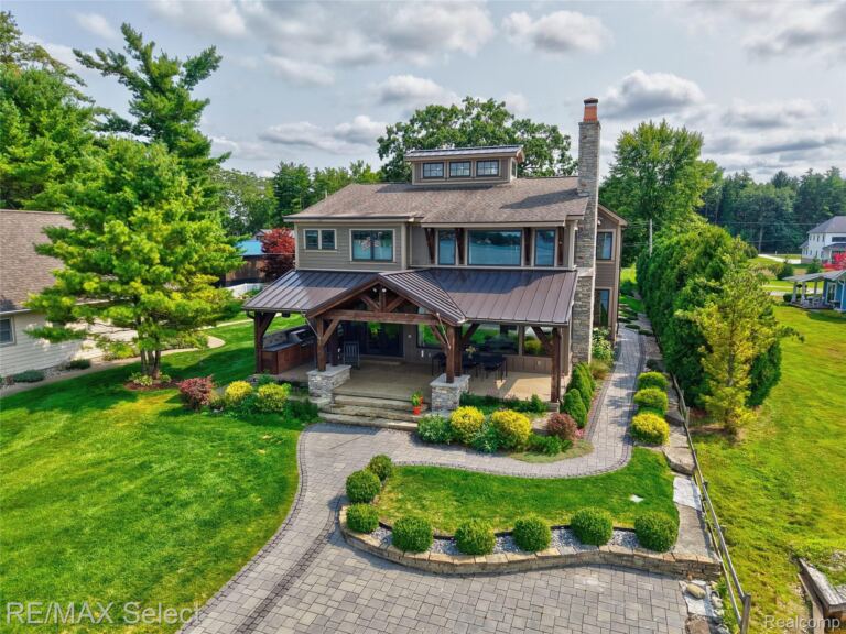 13500 Enid Blvd, Fenton