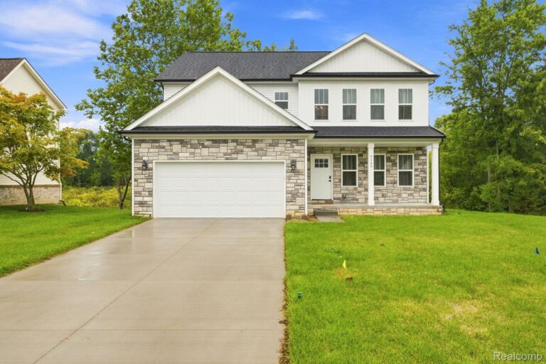 6149 Woodridge Ln, Grand Blanc