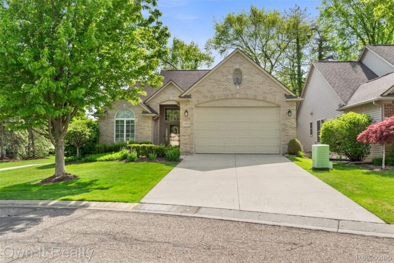 1250 Windsong Dr, Waterford