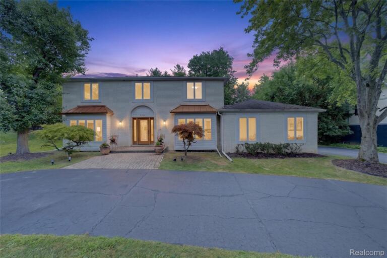5369 W Bloomfield Lake Rd, West Bloomfield